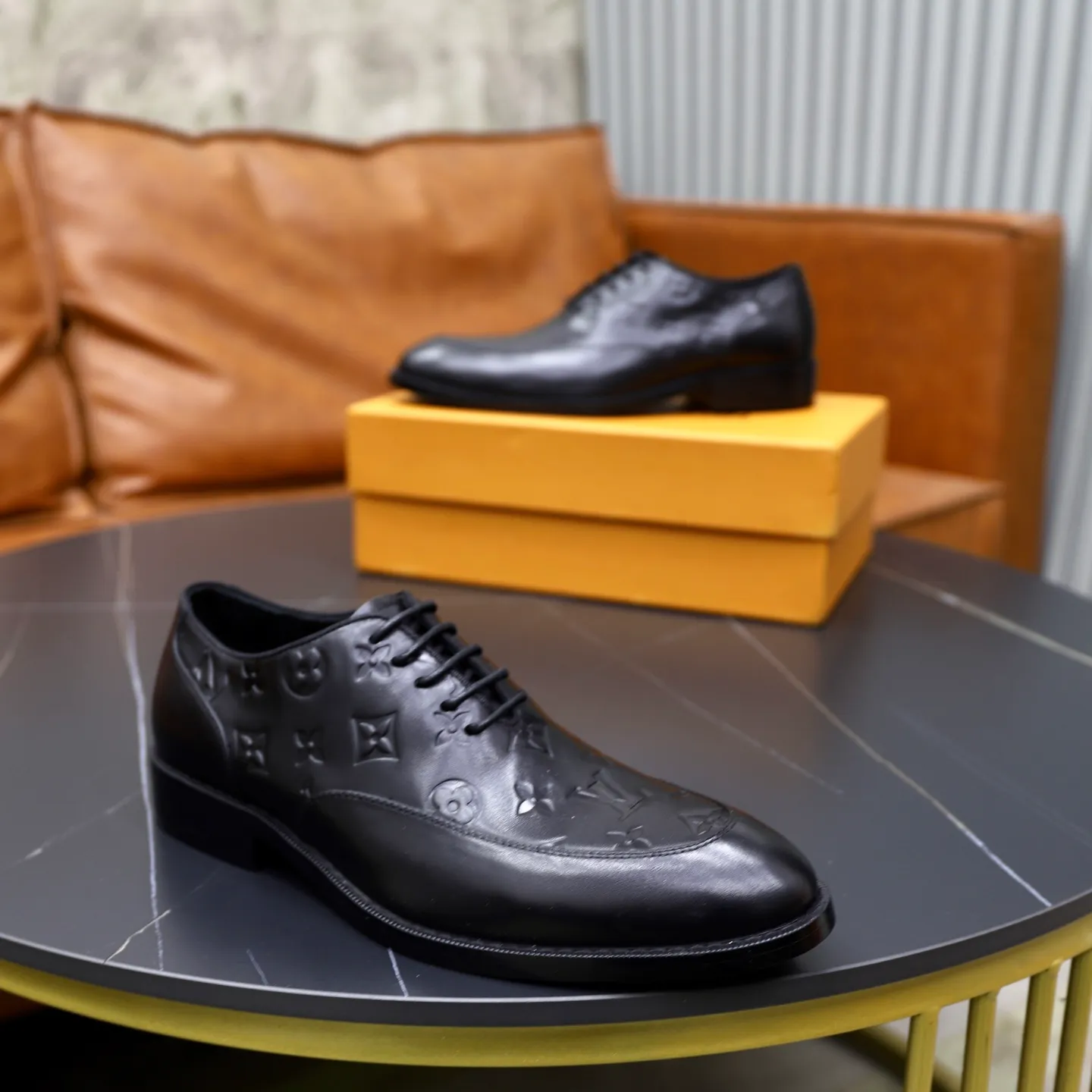 Men's shoes: 280🙅‍♂️🙅‍♂️🙅‍♂️Niuli Brand: LV Louis Vuitton Size: 39-44 (38, 45, 46 can be customized) Level: Counter classic Material: Original soft cowhide upper Comfortable cowhide lining Original lightweight outsole Style category: Formal business casual driving leather shoes Color: Color of the actual picture